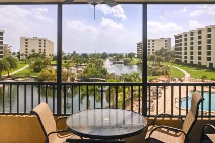 Beachfront Sarasota Resort Condo with Siesta Key View - image 15