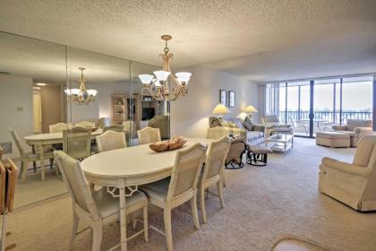 Beachfront Sarasota Resort Condo with Siesta Key View - image 16