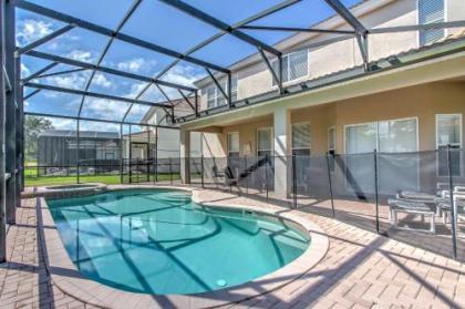 Spacious Kissimmee Villa - 3 Mi to Disney World! - image 1