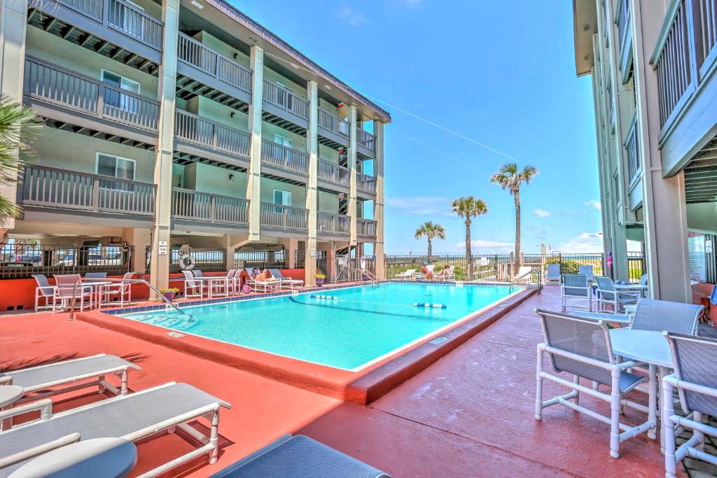 Ocean-View Resort Condo with Pool and Beach Access - image 3