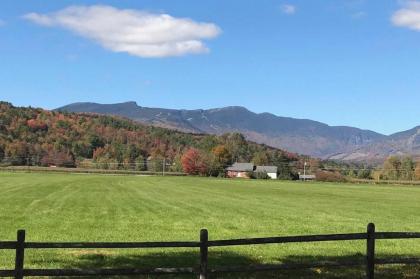 Stowe Townhome with Deck Mtn Views and Resort Perks! - image 4