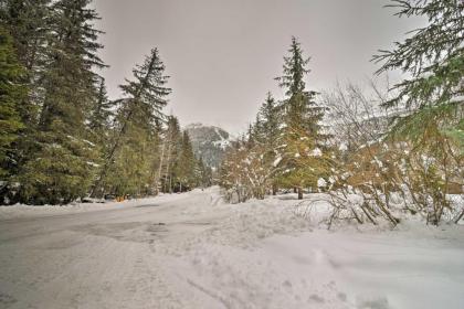 Cabin with Hot Tub and Views 1 Mile to Alyeska Resort - image 8