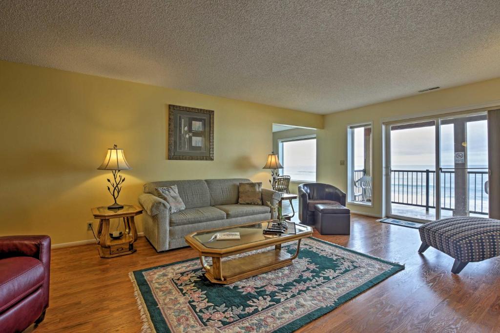 Resort Lincoln Condo with Ocean Views and Pool Access! - image 6