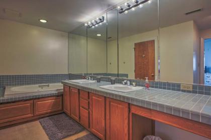 Wintergreen Condo with Mtn Views and Shuttle to Resort - image 14