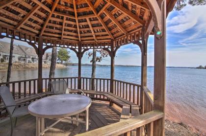 Lake Keowee Condo with Balcony and Resort Amenities! - image 1