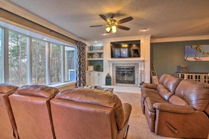 Lake Keowee Condo with Balcony and Resort Amenities! - image 3