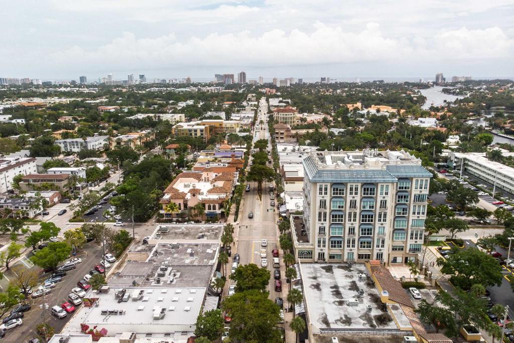 Luxe Beachfront Ft Lauderdale Resort Condo with Pool! - image 2