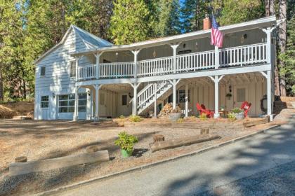 Strawberry Hill Cabin 5 Mi to Skiing and Lake - image 1