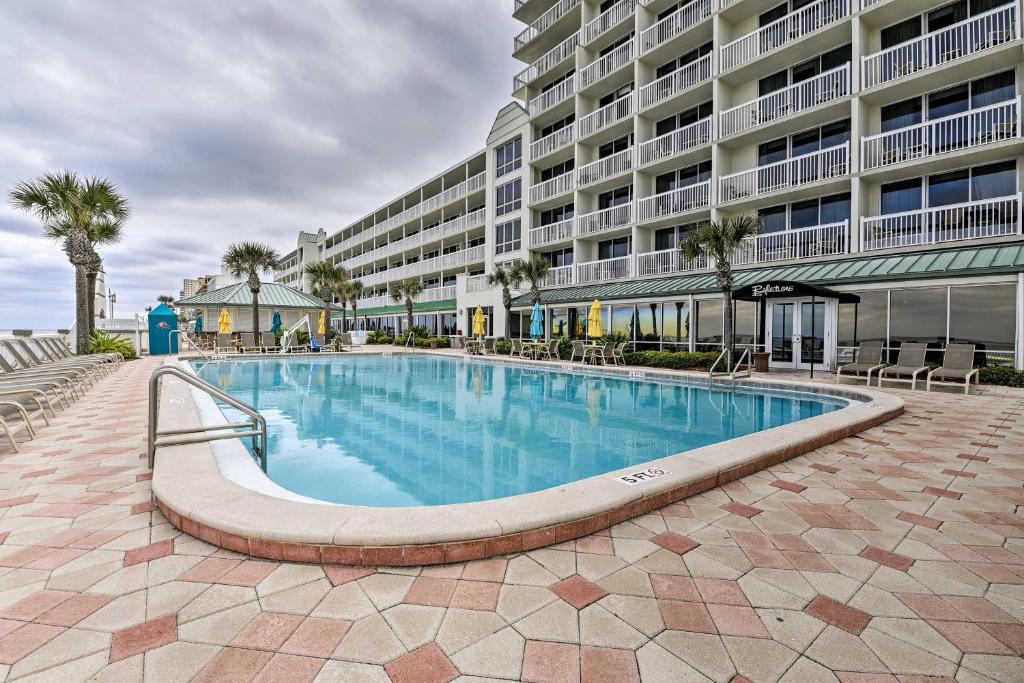 Luxury Resort Condo with Pool Access on Daytona Beach - image 3