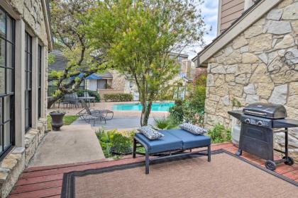 Horseshoe Bay Townhome with Patio Walk to the Resort - image 8