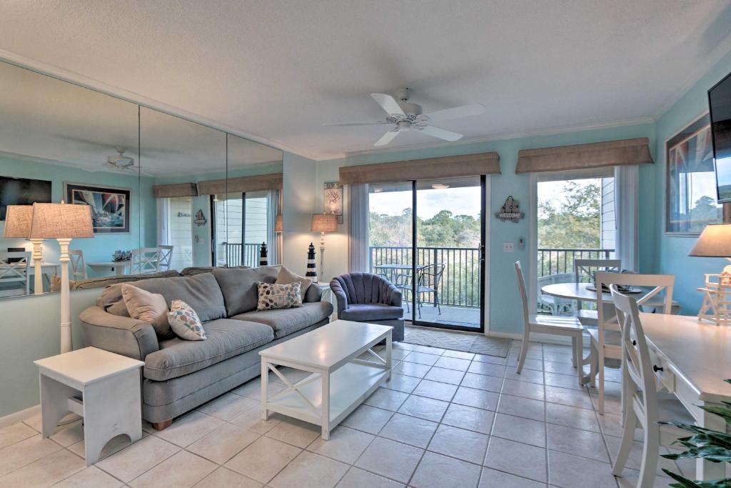 Coastal Condo with Balcony and Luxe Resort Amenities! - image 3