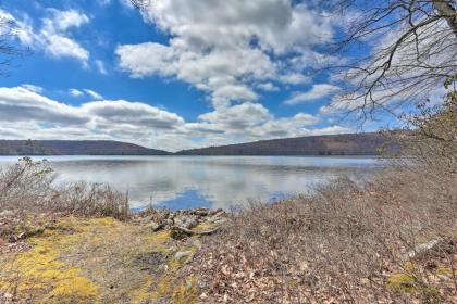 Chic Poconos Retreat Next to Big Boulder Mountain! - image 11