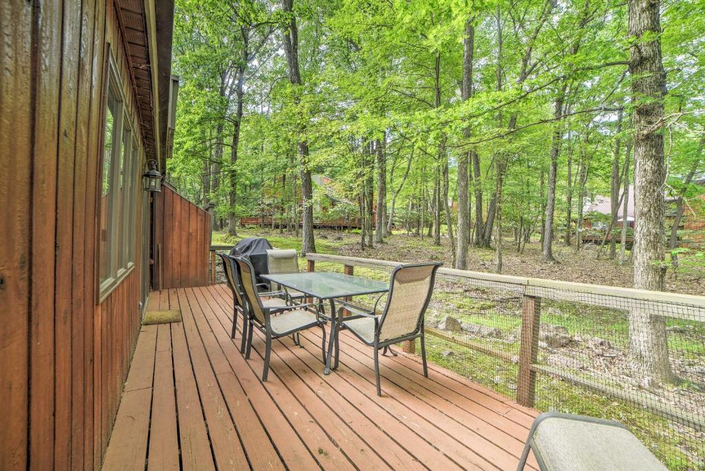 Chic Poconos Retreat Next to Big Boulder Mountain! - image 3