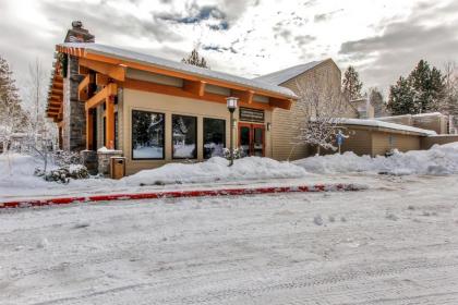 Bend Condo with Deck Resort-Style Amenities and Views! - image 10