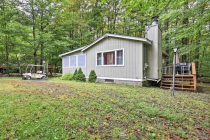 Home with Sunroom and Access to Arrowhead LK Amenities! - image 1