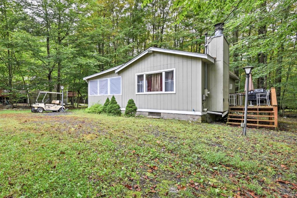 Home with Sunroom and Access to Arrowhead LK Amenities! - main image