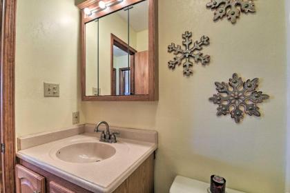 Cozy Condo - half Mile to Angel Fire Resort! - image 18