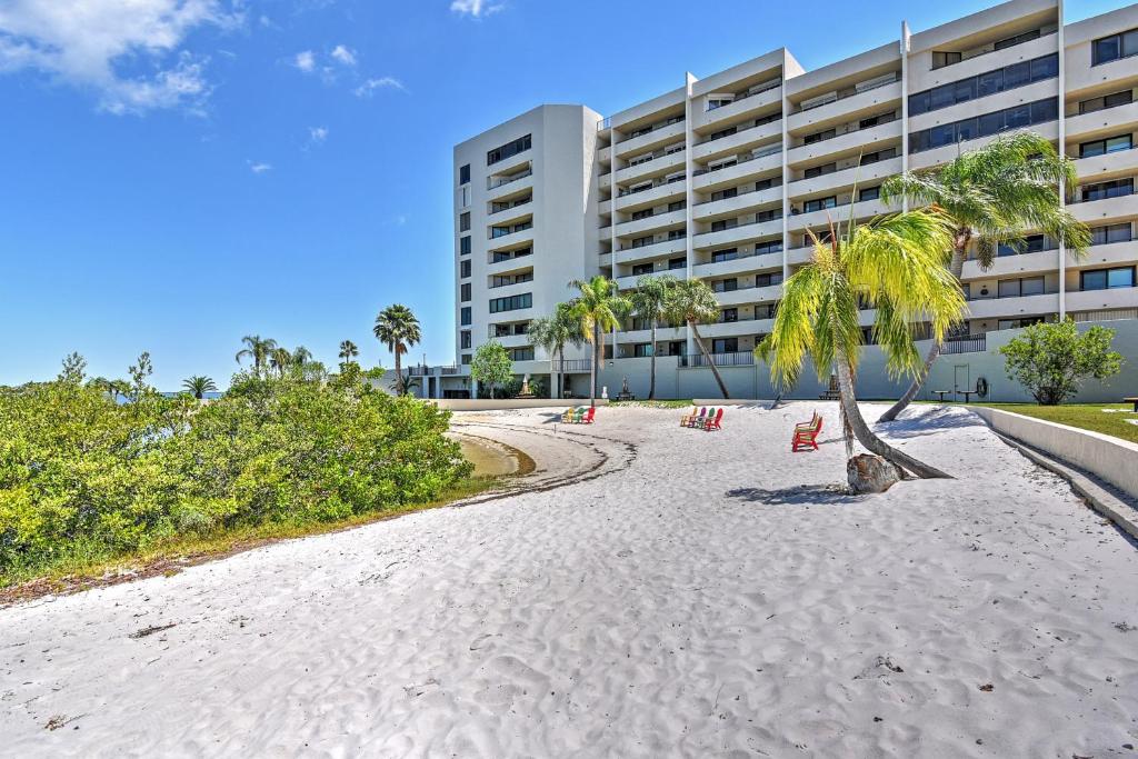 Hudson Resort Condo with Gulf Views and Beach! - image 3