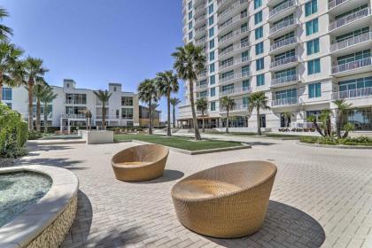 28th-Floor Resort Condo with Balcony and Ocean Views - image 12