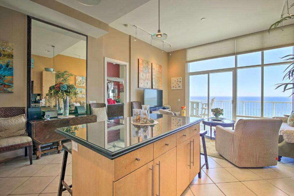 28th-Floor Resort Condo with Balcony and Ocean Views - image 5