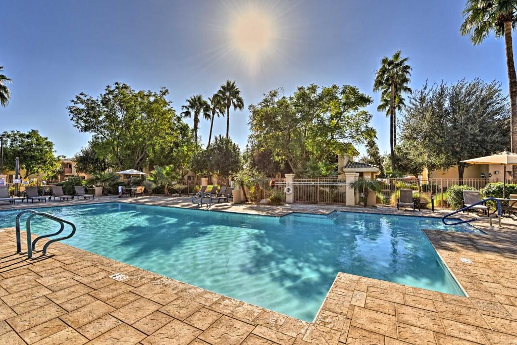 Resort-Style Condo - 15 Miles to Downtown Phoenix! - main image