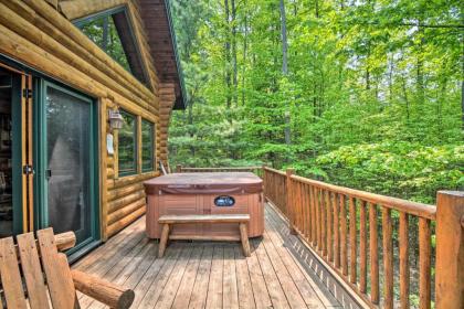 Boyne Mtn Cabin with Hot Tub Near Resort - image 10