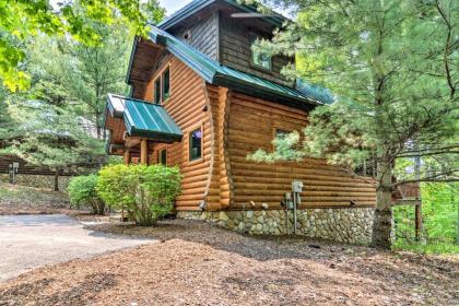 Boyne Mtn Cabin with Hot Tub Near Resort - image 6