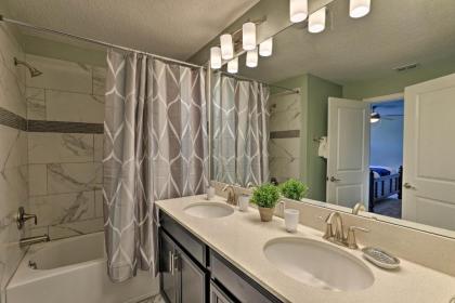 Immaculate Home Resort Amenities 4 Mi to Disney! - image 9