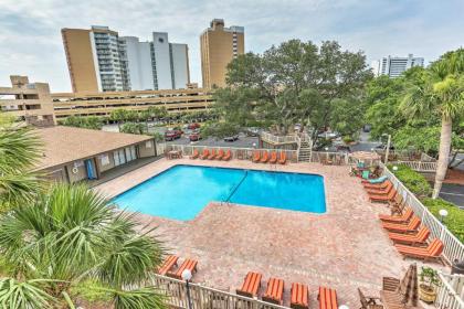 Spectacular Condo with Resort Pool by Singleton Swash - image 8