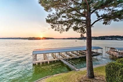 Sunset-View Resort Condo on Lake Hamilton! - image 11