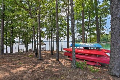 Condo on Lake Keowee with Resort Amenities Pool - image 15