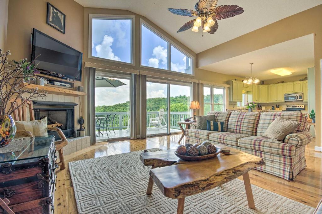 Roaring Gap Resort Home with Panoramic Views! - image 2