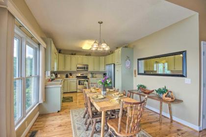 Roaring Gap Resort Home with Panoramic Views! - image 9