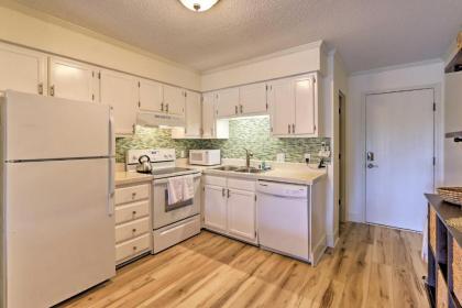 Resort Condo with Patio - Walk to Folly Field Beach! - image 18