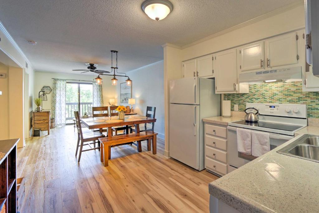 Resort Condo with Patio - Walk to Folly Field Beach! - image 2