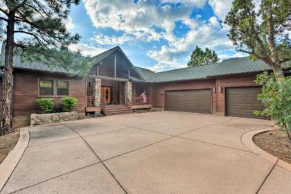 Massive Show Low Cabin with Deck - 3 Miles to Lake! - image 1