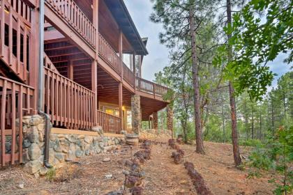 Massive Show Low Cabin with Deck - 3 Miles to Lake! - image 10