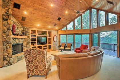 Massive Show Low Cabin with Deck - 3 Miles to Lake! - image 14