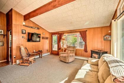 Cozy Speculator Cottage about 2 Mi to Ski Resort! - image 15