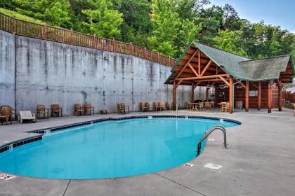 Spacious Pigeon Forge Resort Cabin with Hot Tub - image 10