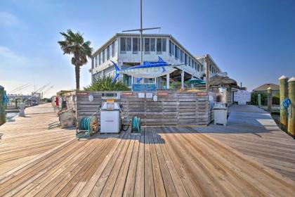 Manteo Waterfront Resort Home with 30-Ft Dock! - image 2