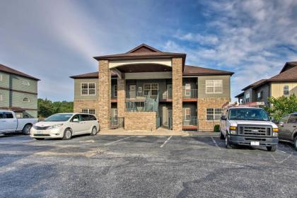 Walk-In Condo with Pool 9 Mi to Table Rock Lake! - image 16