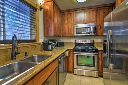 Custom Tahoe Cabin 5 Minutes From Homewood Resort! - image 8