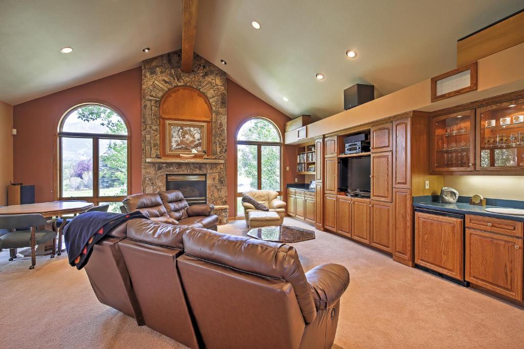 Spacious Home with Mtn Views 2Mi to Steamboat Resort - image 7