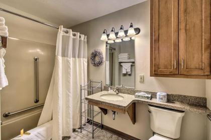 Condo with Resort Amenities - 1 Mile to Beach and Golf - image 8