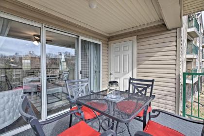 Updated Condo 3 Mi to Branson Landing Resort Pool - image 5