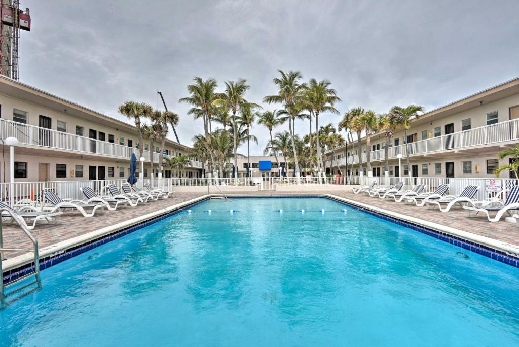 Oceanfront Miami Beach Condo with Resort Pool Access - main image