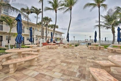 Oceanfront Miami Beach Condo with Resort Pool Access - image 19