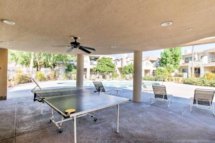 Sleek Scottsdale Condo Balcony and Resort Amenities - image 14