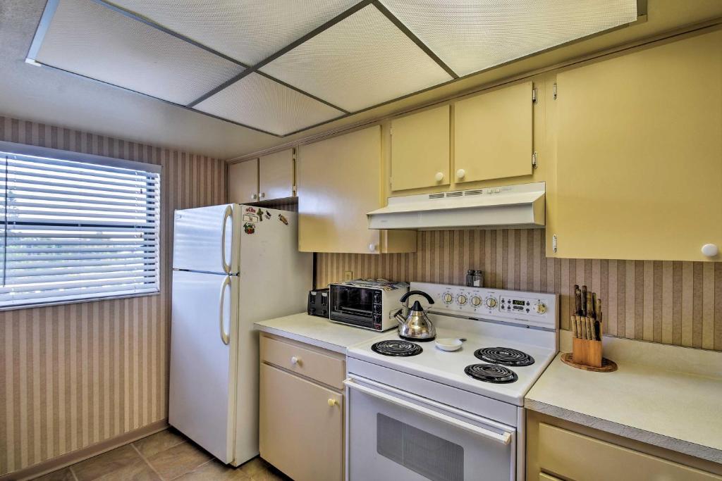 Resort Condo with Balcony - Walk to Madeira Beach! - image 2